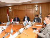 وفد وزارة التخطيط يتابع مستوى أداء المراكز التكنولوجية بمحافظة قنا 