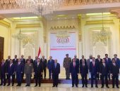 الحكومة اليمنية الجديدة تؤدى اليمين الدستورية أمام هادى فى الرياض.. صورة