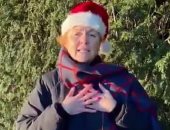 سارة فيرجسون دوقة يورك تحتفل بعيد الميلاد وتتمنى عيدا سعيدا للبريطانيين.. فيديو