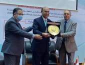 الفريق مهاب مميش: لن أنسى طوابير المصريين لشراء شهادات قناة السويس