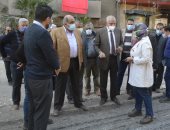 محافظ الجيزة يتفقد رصف طريق البر الغربى والشرقى لجسر ترعة المريوطية.. صور