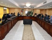 محافظ الفيوم يناقش ملامح الضوابط والاشتراطات البنائية الجديدة للمدن
