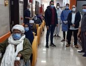تعافى وخروج 9 حالات مصابة بكورونا من مستشفى العديسات للعزل بالأقصر