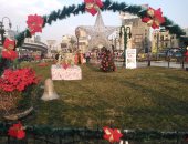 الزينة وأشجار الكريسماس تزين ميدان رمسيس لاستقبال رأس السنة