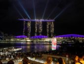 سنغافورة تستقبل العام الميلادى الجديد بعروض ضوئية.. صور