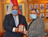 جامعة حلوان تكرم الدكتورة فاطمة الرزاز لتعيينها نائبًا لرئيس المحكمة الدستورية 