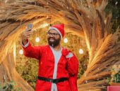 أحمد من المنوفية يشارك بصورا لاحتفاله برأس السنة بارتداء ملابس بابا نويل