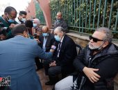 عزت العلايلي: وحيد حامد كان رجل قوى فى إعلاء الوطنية المصرية