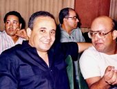 صورة نادرة لـ وحيد حامد وخيرى بشارة..والمخرج: أرقد فى سلام أيها الموهوب العنيد