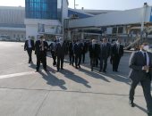 وزير الرياضة ورئيس الدولى لليد فى استقبال منتخب اليابان للمونديال.. فيديو 