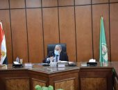 محافظ المنيا يناقش خطط تطوير 5 مراكز ضمن استهداف 1000 قرية مصرية