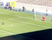 فى بطولة المدارس.. لاعب يابانى يسجل هدف من ركلة جزاء بطريقة طريفة.. فيديو