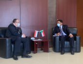 السفير المصرى فى السودان يبحث مع وزير الطاقة والتعدين مشروع الربط الكهربائى