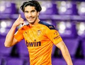 فالنسيا يعود لسكة الانتصارات بفوز صعب على بلد الوليد في الدورى الأسبانى.. فيديو