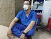 5 ساعات من التنفس الصناعى اليدوى.. طبيب ينقذ حياه مريضة فيروس كورونا 