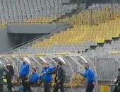 خطأ فى لوحة التغيير يتسبب فى انفعال "دكة" الزمالك على الحكم.. فيديو