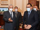 رئيس الوزراء يصل مجلس النواب ويهنئ المستشار حنفى جبالى بانتخابه