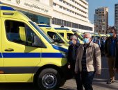 محافظ بورسعيد يتفقد 11 سيارة إسعاف جديدة بها غرف عناية مركزة متنقلة.. صور