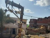 أهالى عزبة الحمايدة بالشرقية يشكون تهالك أعمدة الإنارة.. ورئيس المدينة يستجيب