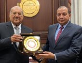 صور.. رئيس الشيوخ يستقبل رئيس جامعة بنى سويف.. ويؤكد أهمية التعاون مع الجامعات