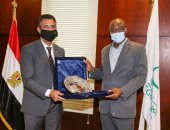 وزير الاتصالات والاقتصاد النيجيرى يزور "البريد المصرى" فى القرية الذكية 