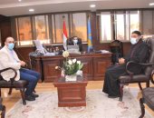 محافظ الغربية يلتقى وفد الكنيسة الكاثوليكية بطنطا لبحث المشاركة المجتمعية