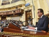 وزير التعليم العالى فى مواجهة النواب.. خالد عبد الغفار: الاستثمار بالتعليم والبحث العلمى وصل 151.5 مليار جنيه.. ويؤكد: جامعاتنا حاليا بتصنيف متقدم.. ومطالبات بتطوير الكتاب الجامعى وشكوى من ارتفاع المصاريف