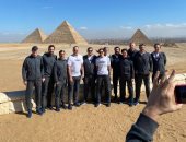 منتخب فرنسا لكرة اليد يزور الأهرامات.. صور