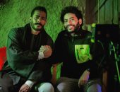 مخرج "موسى" فى صورة مع محمد رمضان من كواليس المسلسل بسوهاج