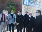 محافظ الشرقية وأعضاء برلمان الشباب يتفقدون تطوير مدخل أبو كبير