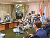 رئيس العربية للتصنيع يبحث إنشاء مصنع لتدوير مخلفات النخيل بالوادى الجديد   