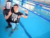 أسامة.. بطل فى السباحة يتحدى إعاقته ويحلم بالوصول للأولمبياد