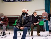 بريطانيا تخصص مسجدا لتلقى تطعيمات لقاحات فيروس كورونا.. صور