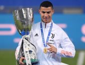 كريستيانو رونالدو يقتحم قائمة أكثر 10 لاعبين تحقيقا للألقاب