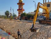 محافظة الجيزة تشن حملات لرفع الإشغالات من الشوارع واستكمال رصف الطرق.. صور