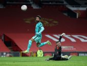 مان يونايتد ضد ليفربول.. محمد صلاح يواصل التألق ويضيف الهدف الثانى.. فيديو