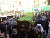 انهيار وإغماء عقب وصول جثمان عبلة الكحلاوى مسجد الباقيات الصالحات..فيديو وصور