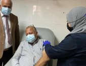 بدء تطعيم الفرق الطبية بمستشفى كفر الزيات العام بلقاح كورونا.. صور