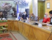 محافظ دمياط تصدر تعليمات بالتصدى للمخالفات خلال اجتماعها بقيادات المحافظة