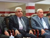 محافظ الوادى الجديد يفتتح معرضا لأعضاء الزمالك بمقر النادى.. صور