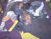 فلبينيون يرسمون لوحة ضخمة لـ كوبى براينت وابنته لإحياء ذكرى رحيلهما.. فيديو وصور