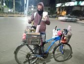 قهوة على عجلة صغيرة.. إسلام يواجه الديون ببيع المشروبات الساخنة.. صور وفيديو