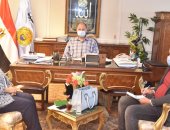 محافظ أسيوط يعلن طرق دعم المشروعات التنموية وتطوير الريف المصرى