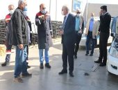 محافظ جنوب سيناء يتابع تحويل السيارات للعمل بالغاز الطبيعى بشرم الشيخ.. صور