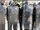 مئات التونسيين يخرجون في مسيرات للاحتجاج على تعامل الشرطة مع المتظاهرين
