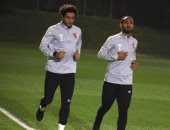 وليد سليمان وهاني يواصلان البرنامج التأهيلي فى مران الأهلي بقطر