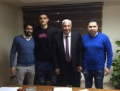 تأكيدا لليوم السابع.. عمر السعيد يوقع على عقود إعارته للجونة "صورة"