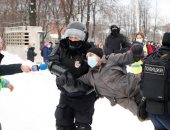 شرطة بطرسبورج تنفى استخدام أفرادها الغاز المسيل للدموع فى تفريق المحتجين