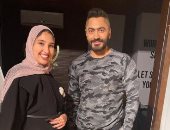 تامر حسنى يحقق أمنية معجبة مريضة: فرحان إنى أكون داعم لشفائك.. فيديو