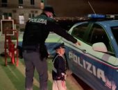 شرطة نابولى تحقق حلم طفل هزم السرطان ليصبح شرطيا ليوم واحد
